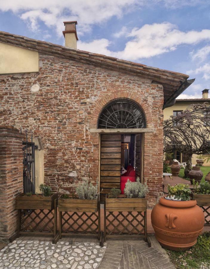 Bed And Breakfast Queen Pisa Exterior photo